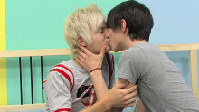 Slender Kissing Twinks Go for Sex