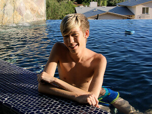 Taking+A+Dip+With+Hung+Twink+Tyler