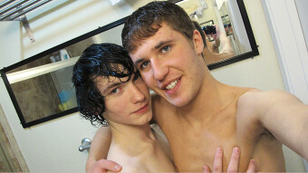 Fucking+Josh+In+The+Shower%21